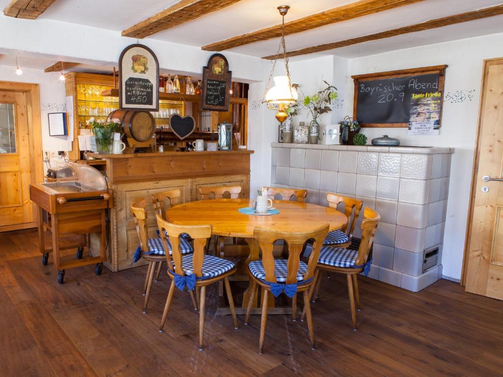 Gasthaus Zur Post Waal Buitenkant foto